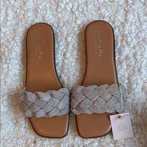 BRAND NEW Mariella made in Italy Silver detail
Women's Sandals size 8 & 9